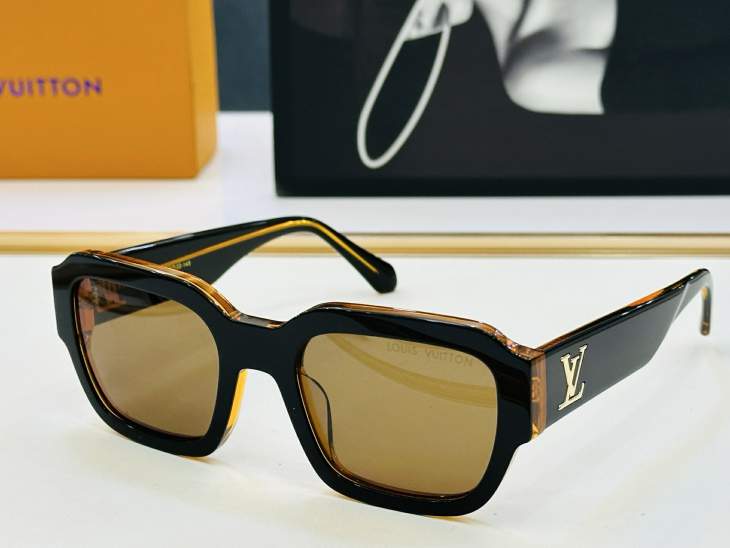 Picture of Louis Vuitton Sunglasses _SKUfw76015286fw